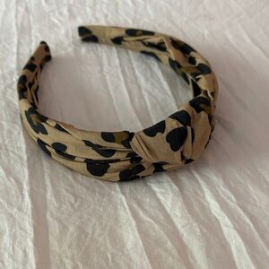 Stylish Leopard Print Twist Headband